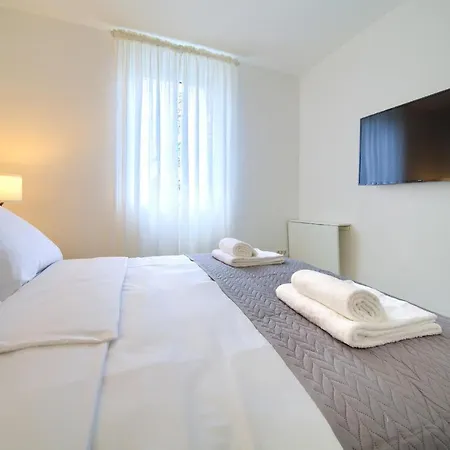Navi Apartment