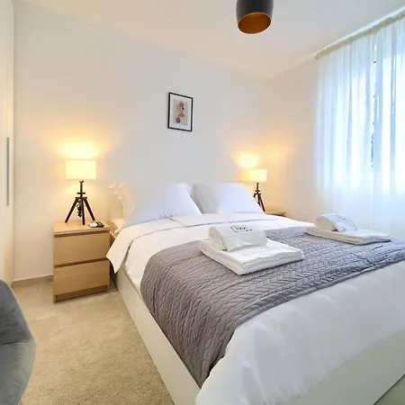 Navi Apartment *